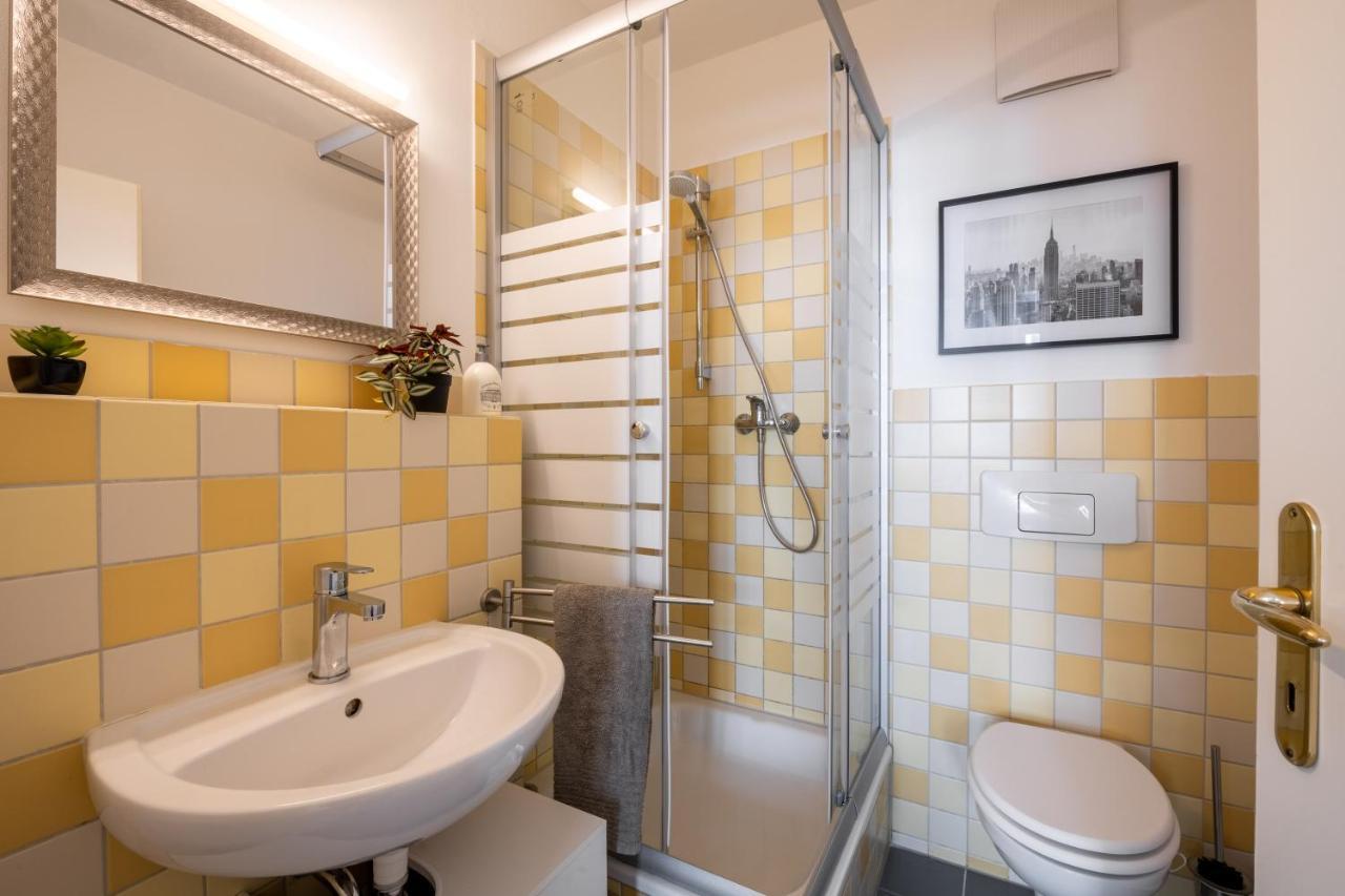 Grosse Altstadtwohnung In Lage Zentrum Apartment Dresden